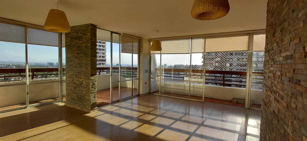 Arriendo luminoso Departamento Las Condes
